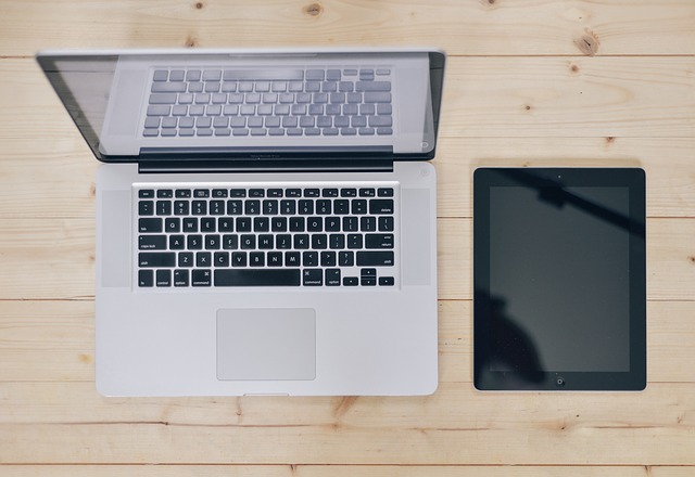 laptop a tablet.jpg